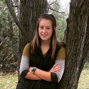 Meet your Posher, Courtney